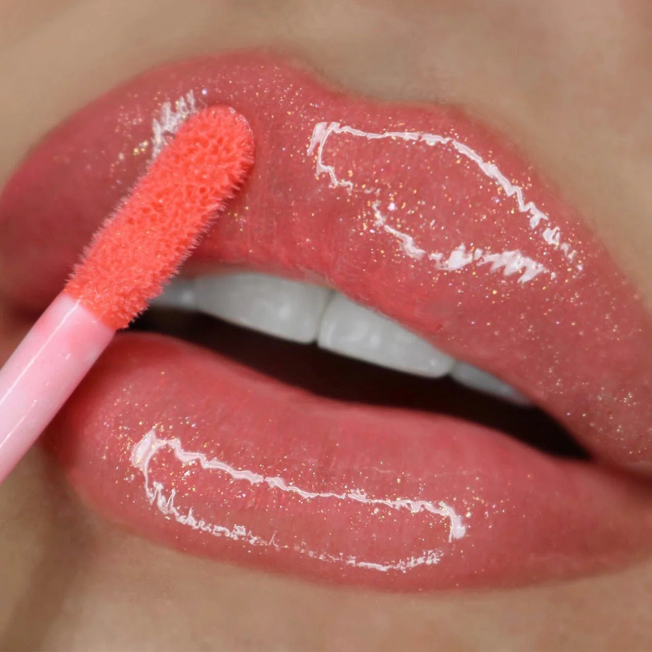 ULTRA DAZZLE LIPGLOSS (Brillo de labios)