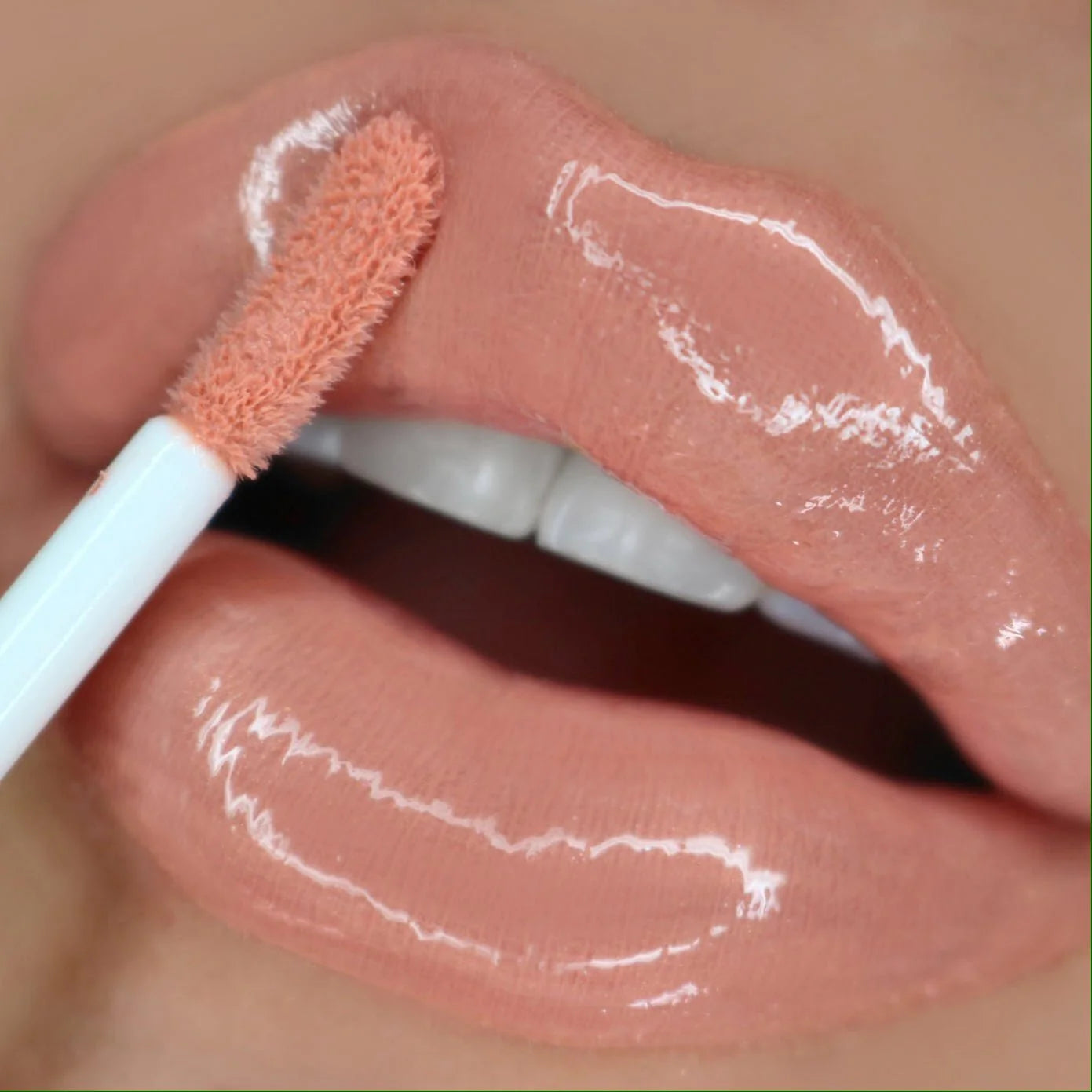 ULTRA DAZZLE LIPGLOSS (Brillo de labios)