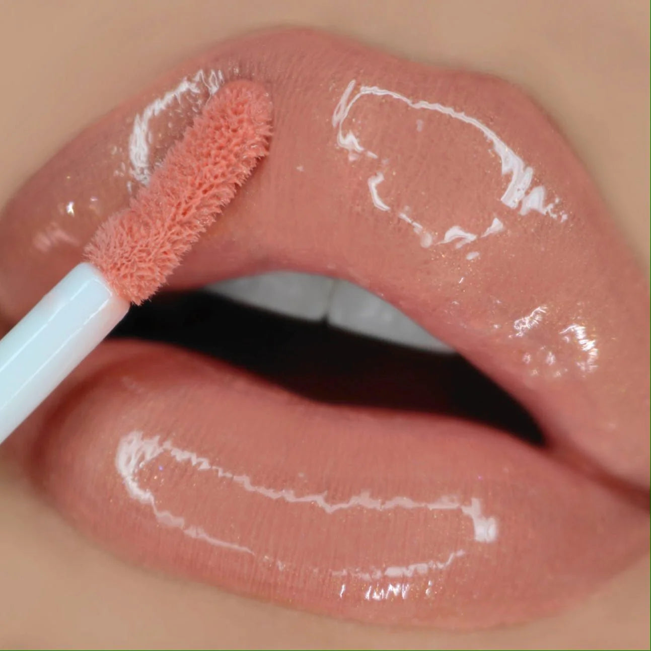 ULTRA DAZZLE LIPGLOSS (Brillo de labios)