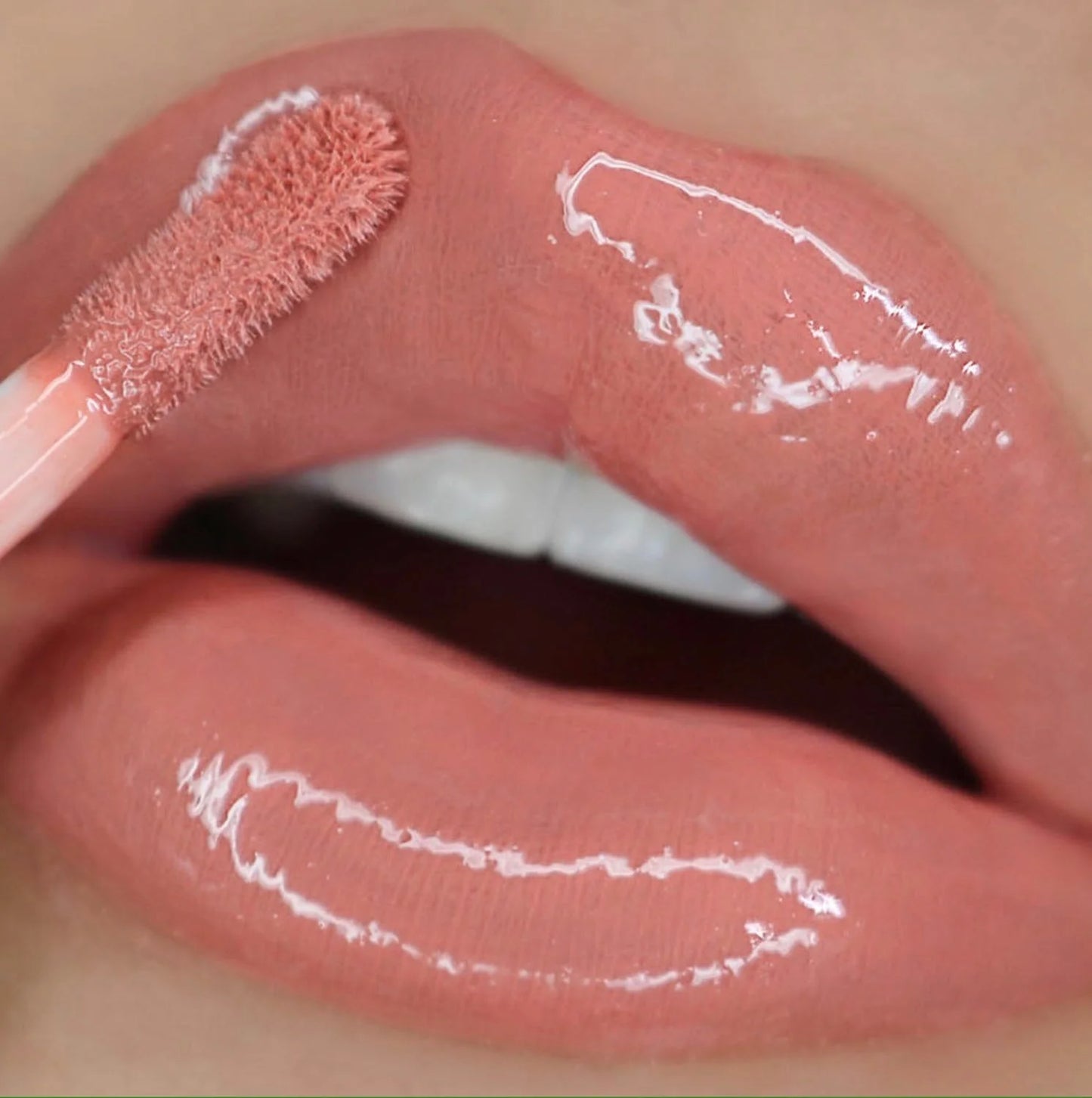 ULTRA DAZZLE LIPGLOSS (Brillo de labios)